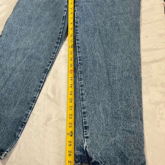 Bill Blass Womens Jeans sz 16 Med Wash Blue straight easy fit denim classic - Picture 9 of 12